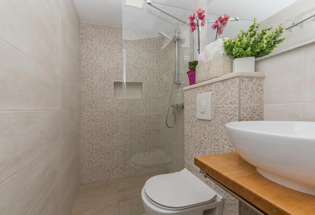 Premium Center Apartments Baška Voda Buitenkant foto